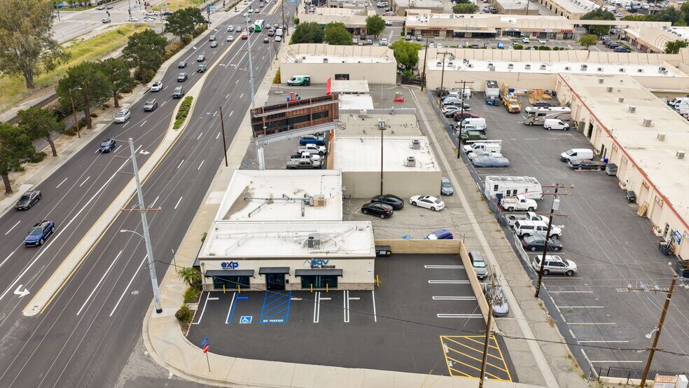 More Photos Of 20605 Soledad Canyon Rd, Canyon Country Office For Sale