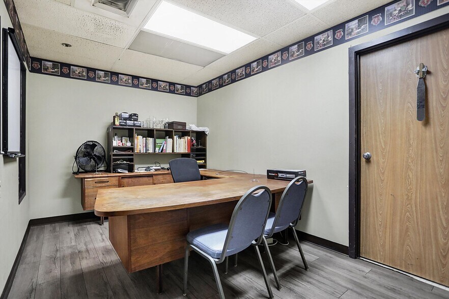 More Photos Of 35 S Main St, Batesville Warehouse For Sale