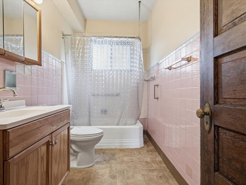 More Photos Of 215 S Braddock Ave, Pittsburgh Apartments For Sale