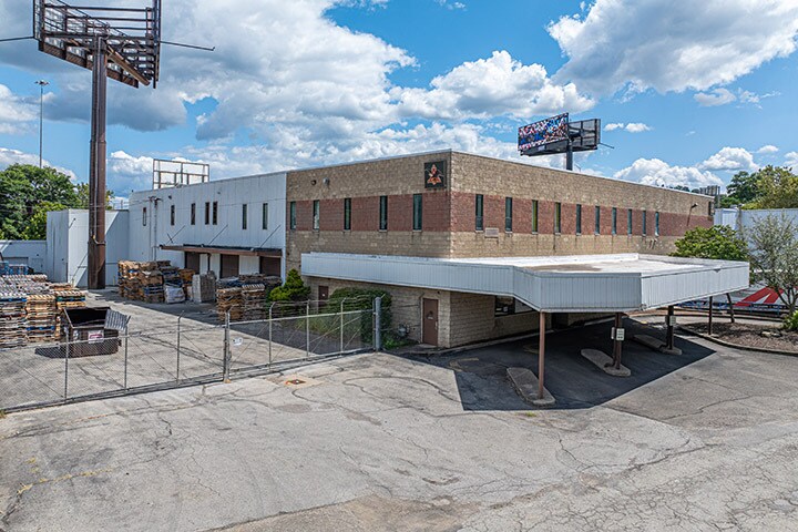 More Photos Of 100 Tripak Industries Blvd, Tarentum Distribution For Sale