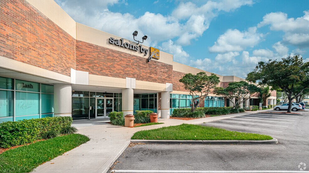 More Photos Of 1 Oakwood Blvd, Hollywood Unknown For Lease