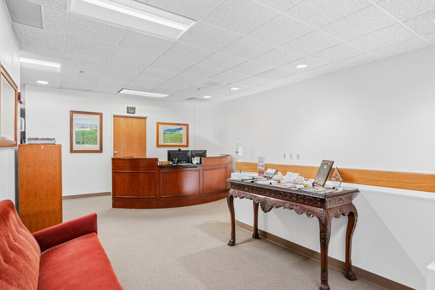 More Photos Of 2717 Aviation Way, Santa Maria Warehouse For Lease