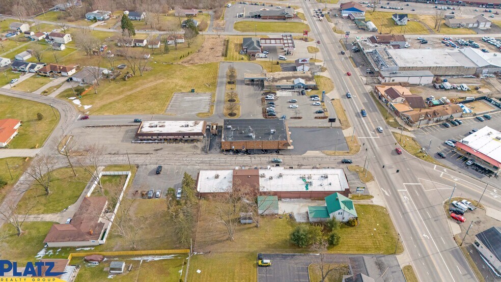 More Photos Of 4554 Mahoning Ave, Warren Unknown For Lease