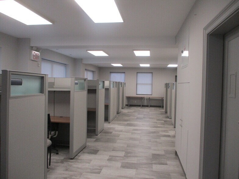 More Photos Of 90-34 161st St, Jamaica Office For Lease