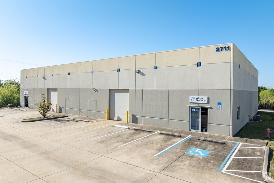 Primary Photo Of 2711-2719 Causeway Center Dr, Tampa Light Manufacturing For Lease