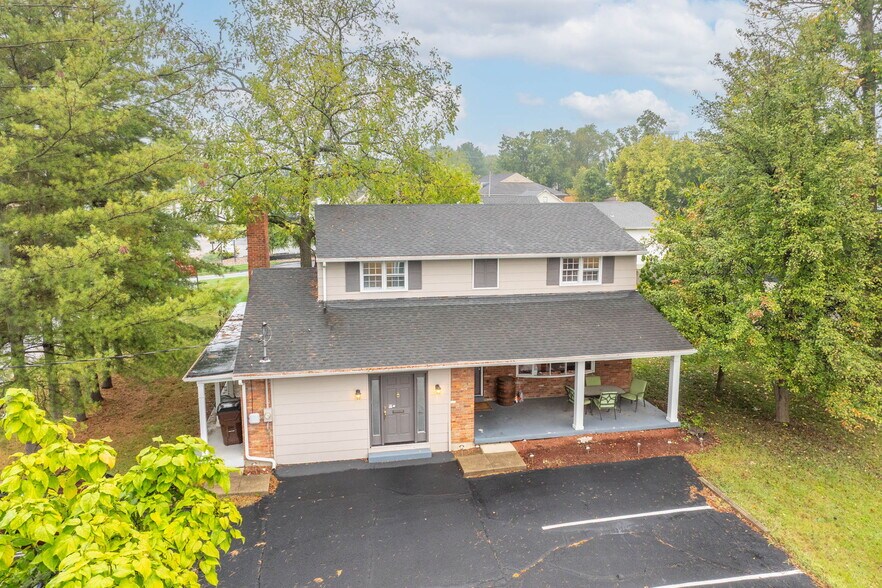 Primary Photo Of 1 Crestview Dr, Milford Medical For Lease