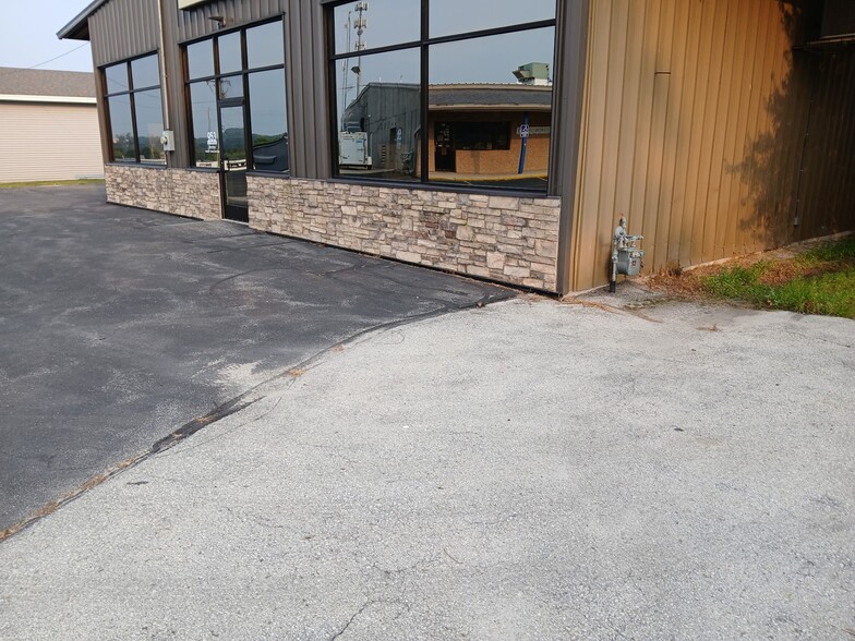 More Photos Of 953 Egg Harbor Rd, Sturgeon Bay General Retail For Sale