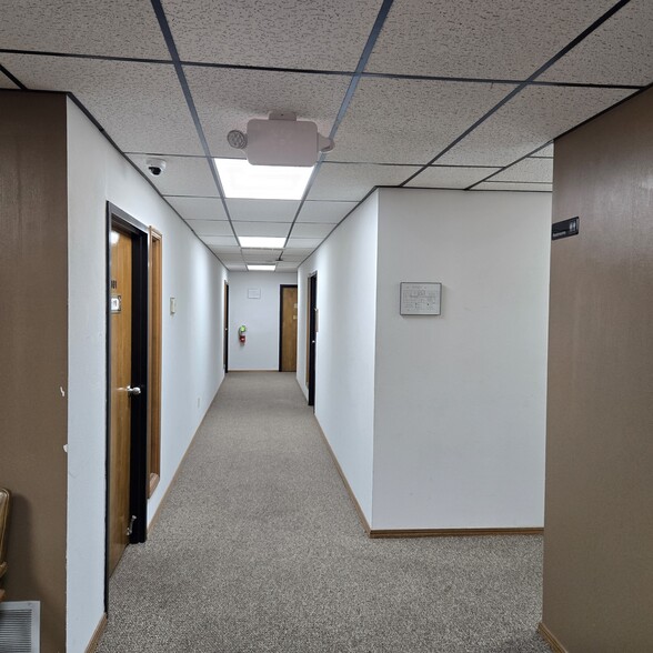 More Photos Of 1309-1313 W Ash Ave, Duncan Office For Sale