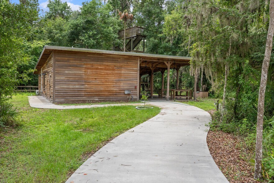 More Photos Of 6440 Cedar Ln, Brooksville Sports And Entertainment For Sale