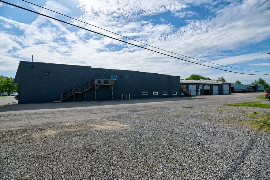 More Photos Of 7464 Sharon Mercer Rd, Mercer General Retail For Sale