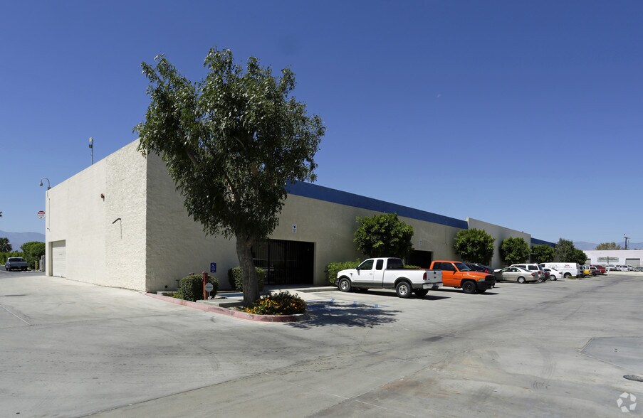 Primary Photo Of 44909 Golf Center Pky, Indio Warehouse For Lease