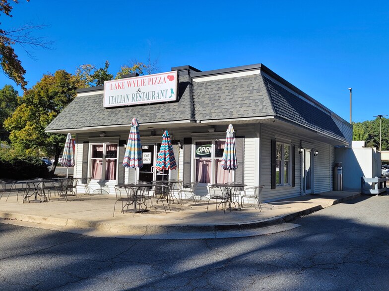 More Photos Of 4076-4100 Charlotte Hwy, Lake Wylie General Retail For Lease