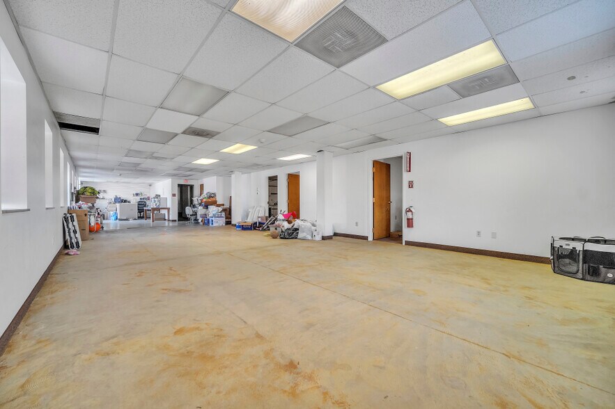 More Photos Of 4878 Van Epps Rd, Brooklyn Heights Manufacturing For Sale