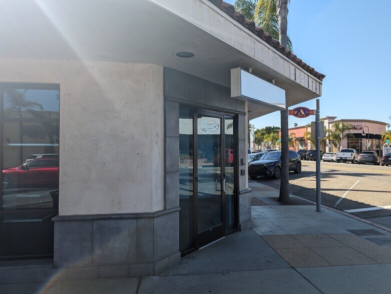 More Photos Of 200-240 W 5th St, Oxnard Unknown For Lease
