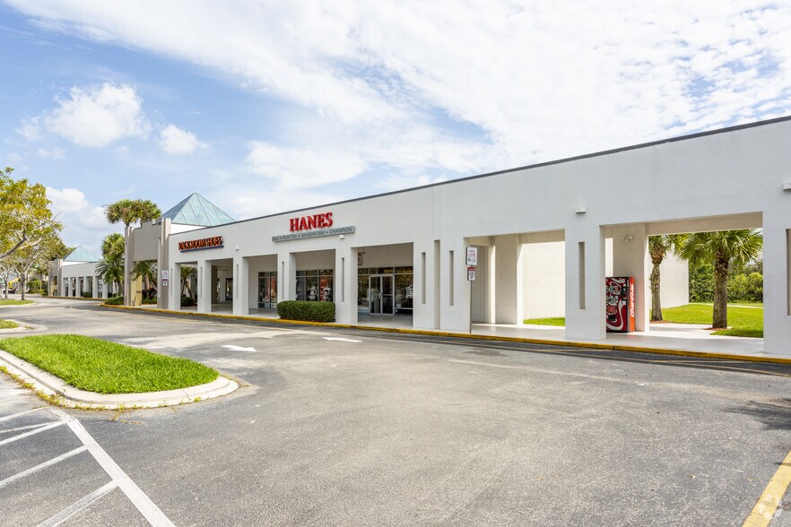 More Photos Of 6050 Collier Blvd, Naples Storefront For Sale