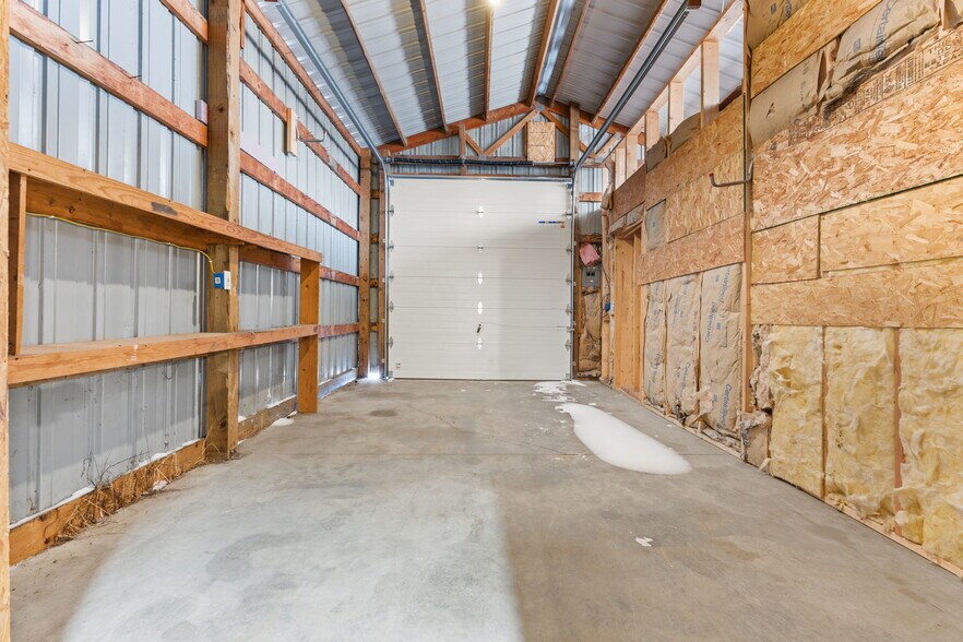 More Photos Of 1628-1630 Maple St, Reedsburg Warehouse For Lease