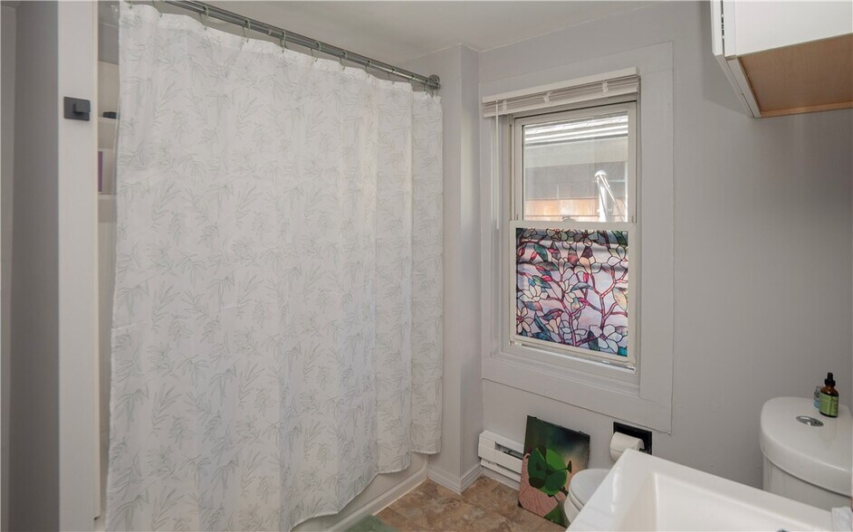 More Photos Of 130-132 Spring St, Newport Apartments For Sale