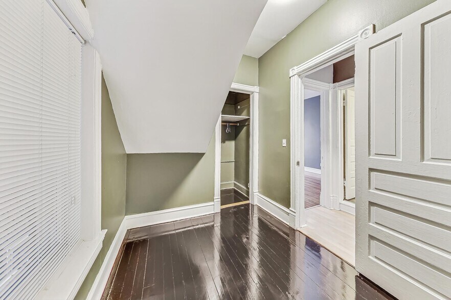 More Photos Of 3412 N Janssen Ave, Chicago Multifamily For Sale