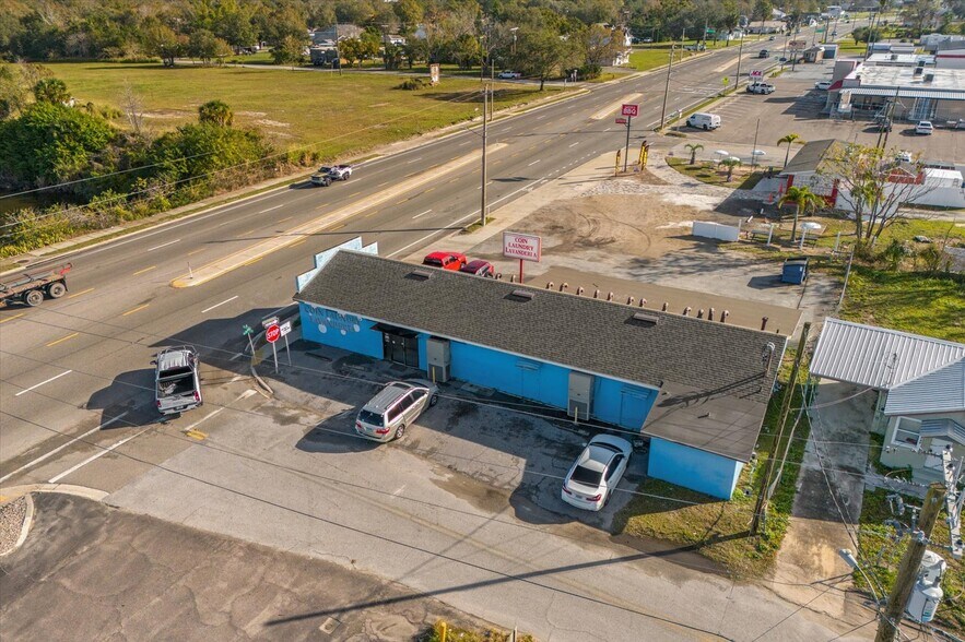 More Photos Of 701 E Canal St, Mulberry Convenience Store For Lease