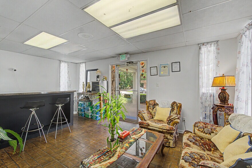 More Photos Of 71 Midtown Park W, Mobile Medical For Sale