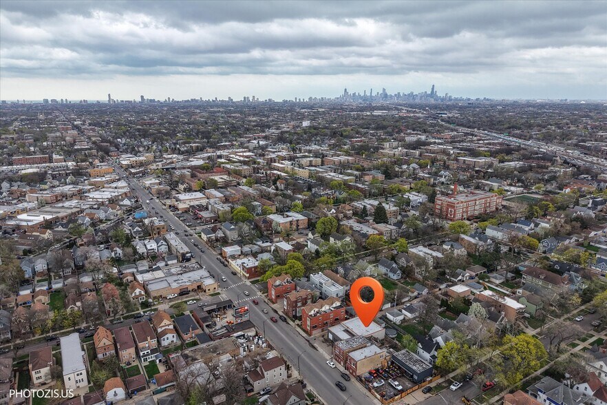 More Photos Of 4257 W Montrose Ave, Chicago Flex For Sale