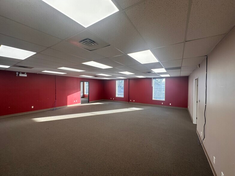More Photos Of 10607-10615 82 St NW, Edmonton Office For Lease