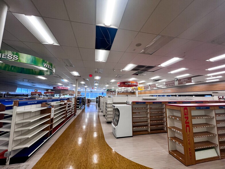 More Photos Of 300 Market St, Johnstown Drugstore For Lease