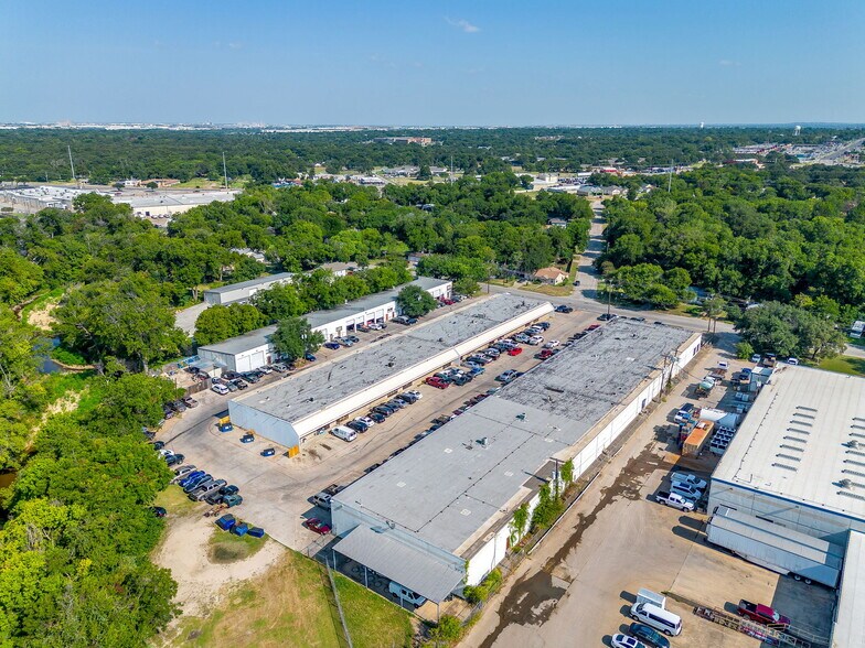 More Photos Of 5532 Midway Rd, Haltom City Showroom For Lease