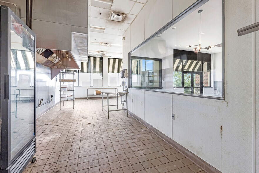 More Photos Of 9558 Civic Centre Blvd, West Chester Restaurant For Lease