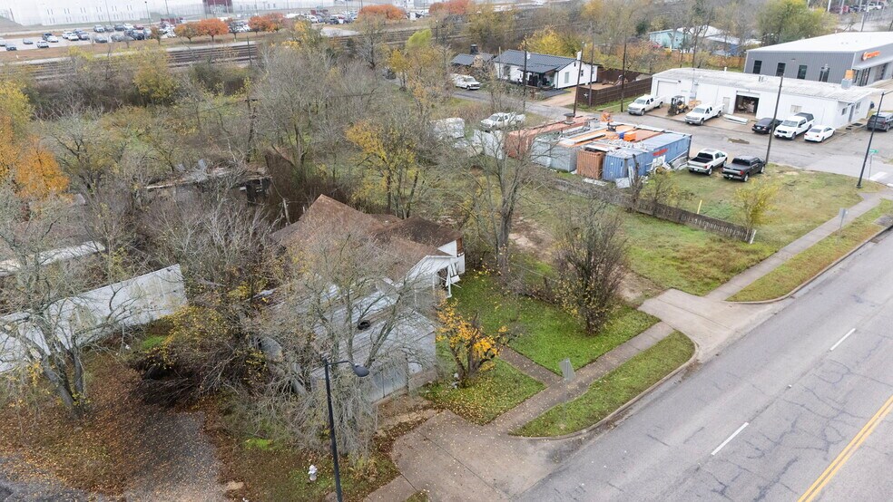 More Photos Of 921 W 2nd St, Taylor Land For Sale