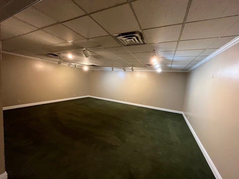 More Photos Of 110 B St, Saint Albans Funeral Home For Sale