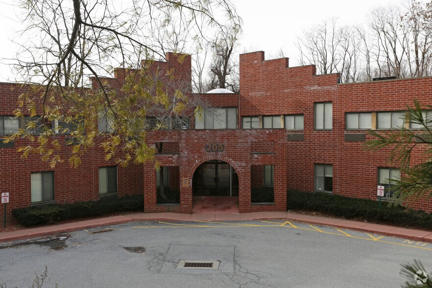 More Photos Of 201 South Ave, Poughkeepsie Unknown For Lease