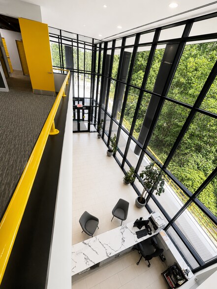 More Photos Of 250 Turnpike Rd, Southborough Loft Creative Space For Sale
