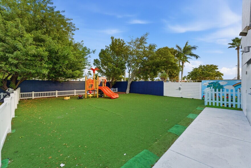 More Photos Of 6545 NW 169th St, Hialeah Medical For Sale