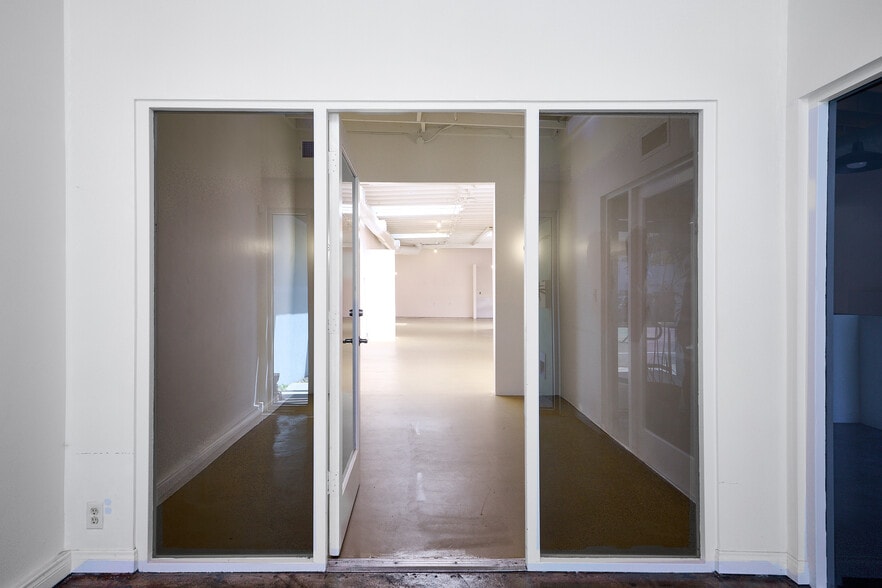 More Photos Of 1733-1737 Abbot Kinney Blvd, Venice Storefront Retail Office For Lease