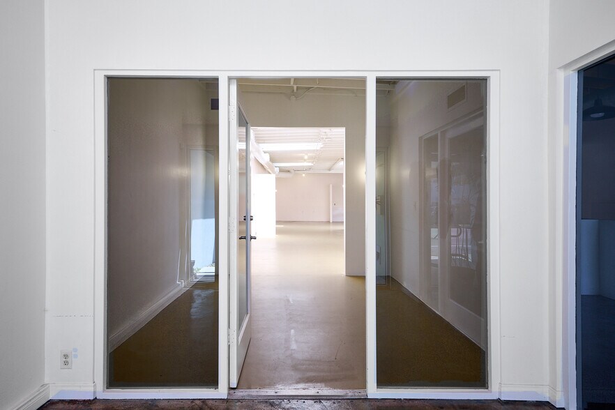 More Photos Of 1733-1737 Abbot Kinney Blvd, Venice Storefront Retail Office For Lease