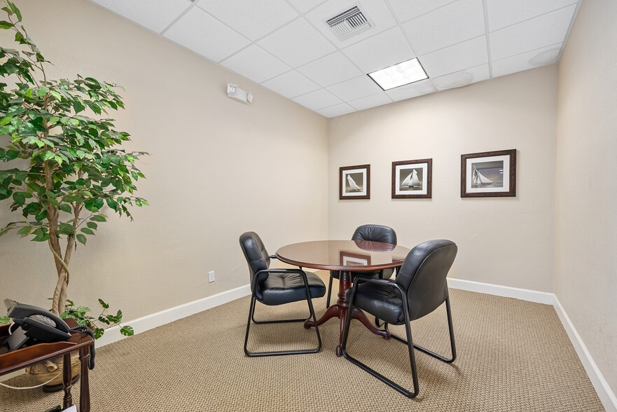 More Photos Of 37 S Halifax Ave, Daytona Beach Schools For Sale