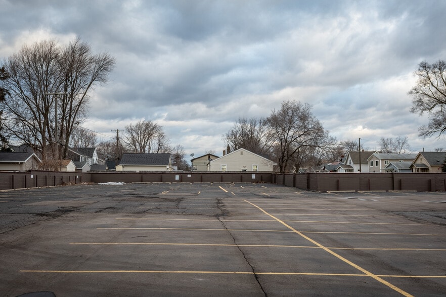 More Photos Of 3490 12 Mile Rd, Berkley Bowling Alley For Sale