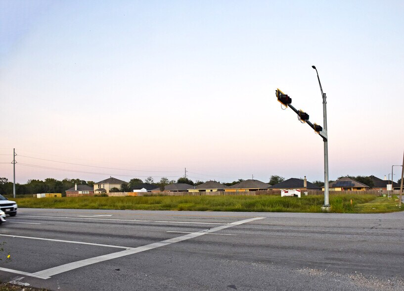 More Photos Of 5432 TX-35, Alvin Land For Sale