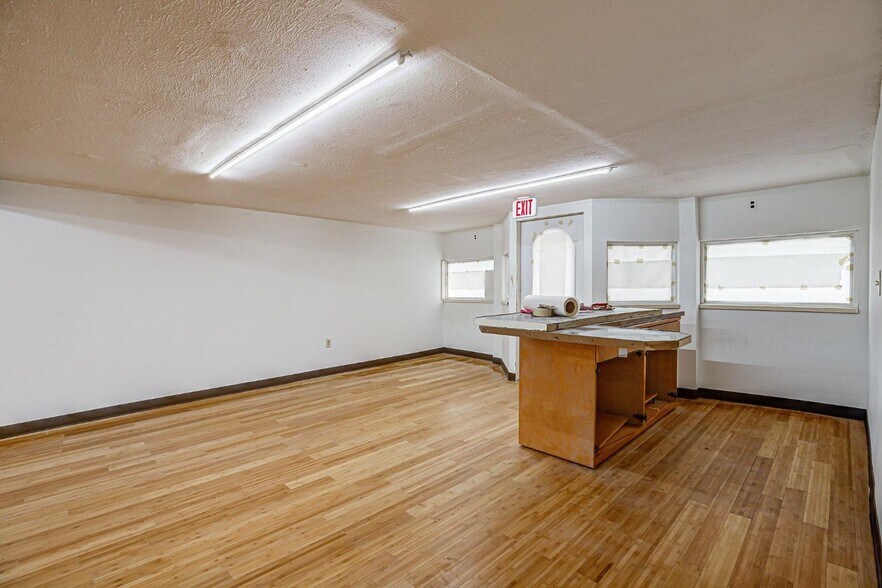 More Photos Of 216 E Main St, Batavia Storefront Retail Residential For Sale