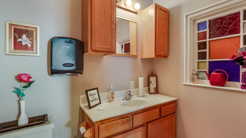 More Photos Of 33 W Cedar St, Chippewa Falls Office For Sale