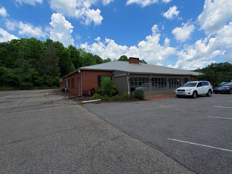 More Photos Of 1301 Colegate Dr, Marietta Freestanding For Lease