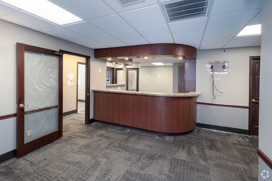 More Photos Of 2828 E State Blvd, Fort Wayne Medical For Sale