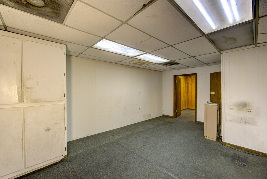 More Photos Of 75 Centrex Dr, Vicksburg Industrial For Lease