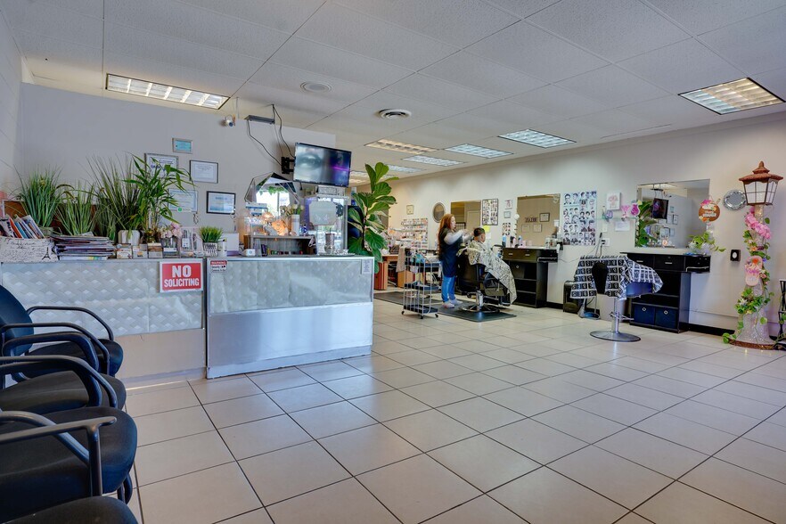 More Photos Of 411 National Hwy, Thomasville Hotel For Sale