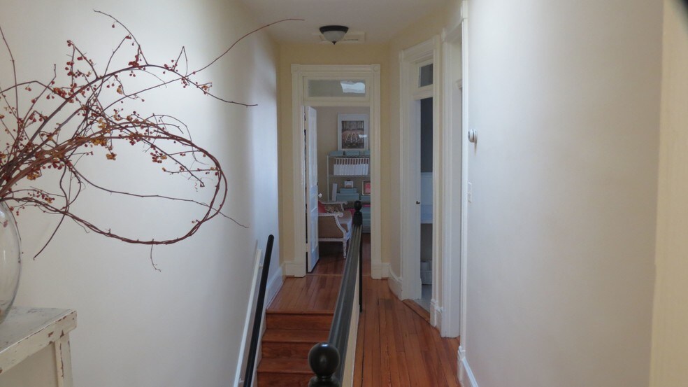 More Photos Of 1511 King St, Alexandria Office Residential For Lease