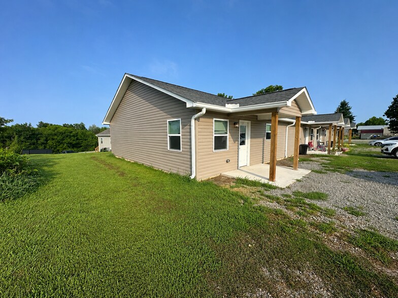 More Photos Of 191 Railroad St, Phil Campbell Dormitory For Sale