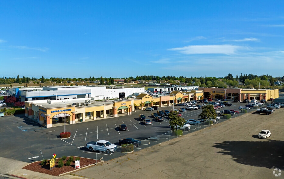 Primary Photo Of 1275 E F St, Oakdale General Retail For Sale