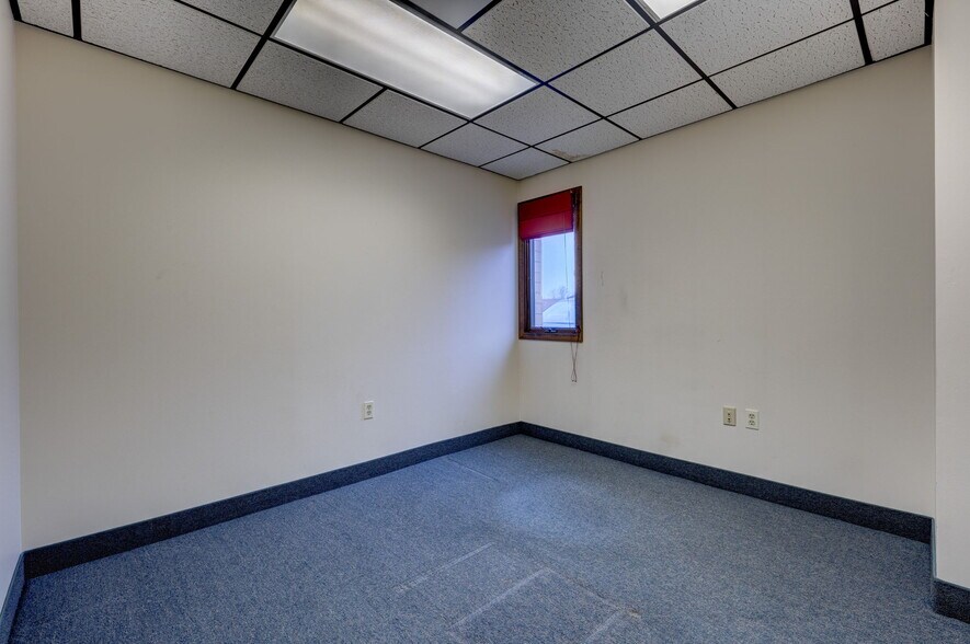 More Photos Of 55 Whiting St, Plainville Medical For Sale