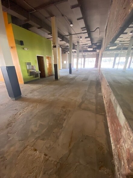 More Photos Of 900-912 Central Ave, Saint Petersburg Office For Lease